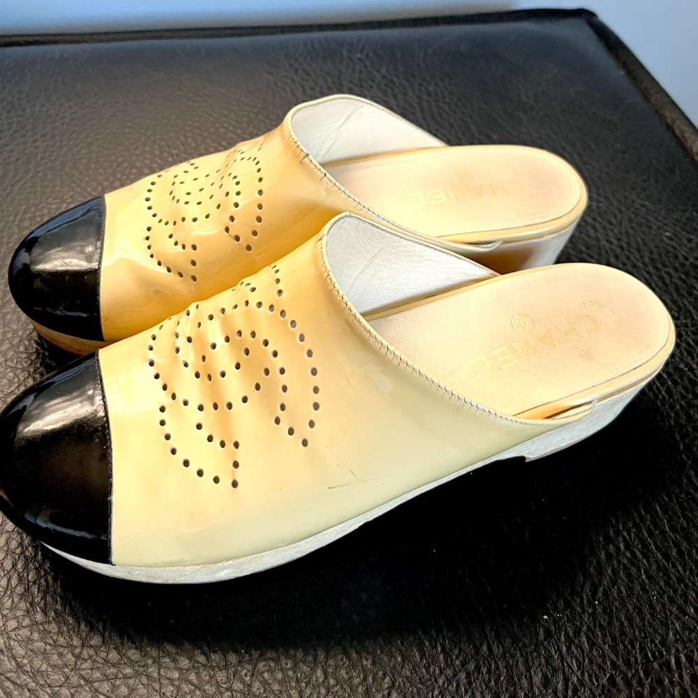 Chanel leather mules - Picture 2 of 4